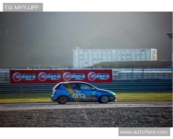 重庆足球队耐力之战评析展现球队坚韧精神与拼搏意志